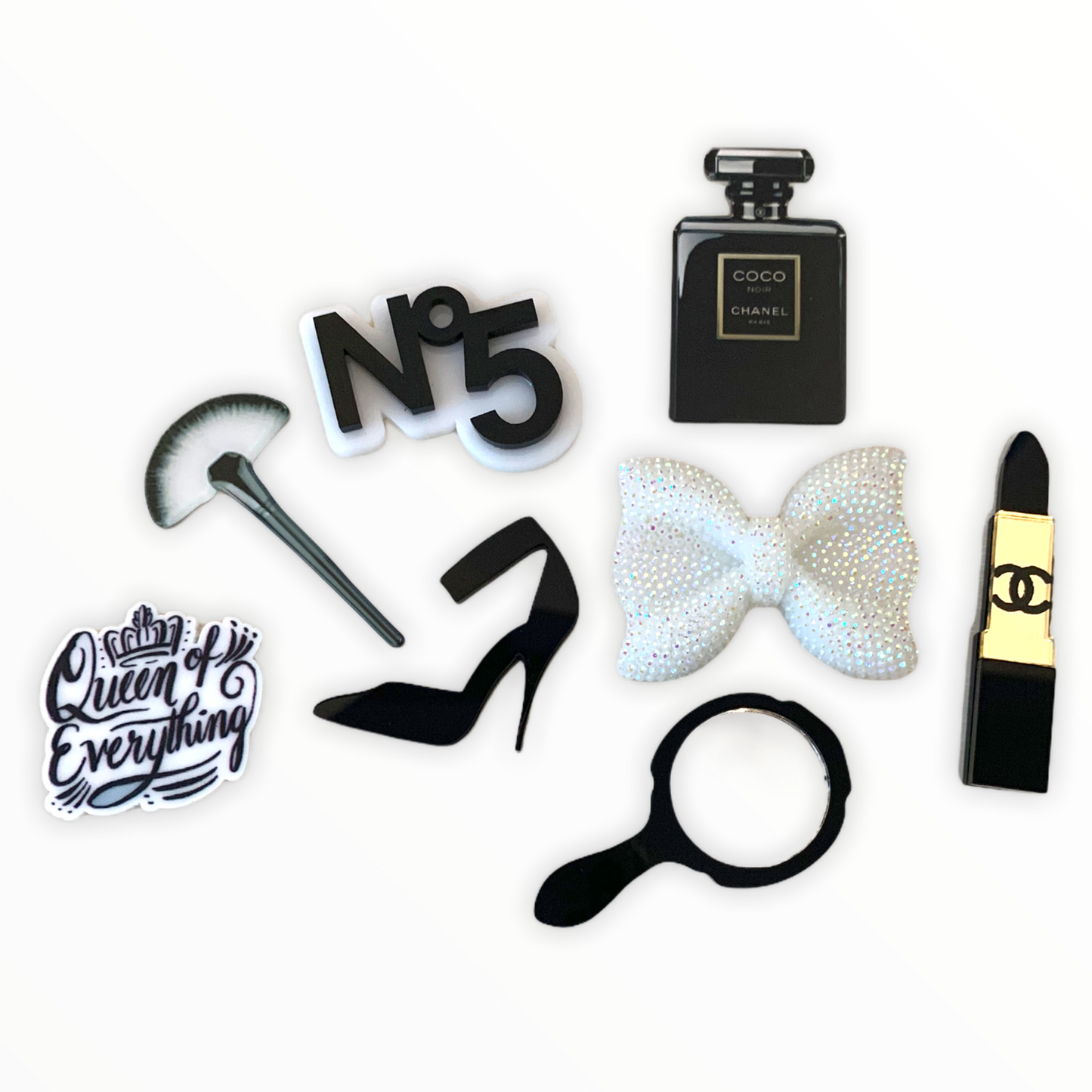 Queen of Everything Themed Layout F-21-A-007 (Pieces are not for sale)